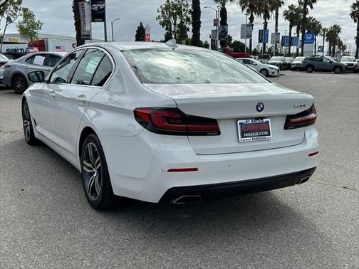 2022 BMW 530 i