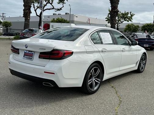 2022 BMW 530 i