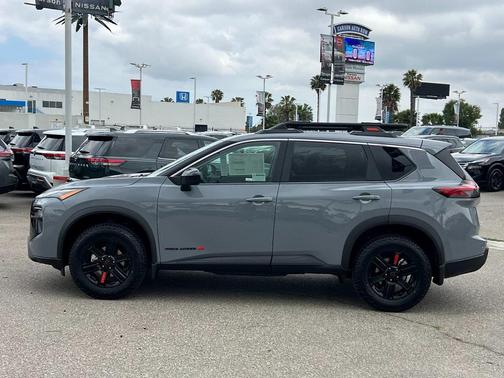 2025 Nissan Rogue Rock Creek