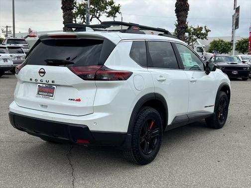 2025 Nissan Rogue Rock Creek