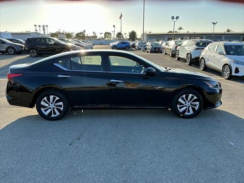 2025 Nissan Altima S FWD