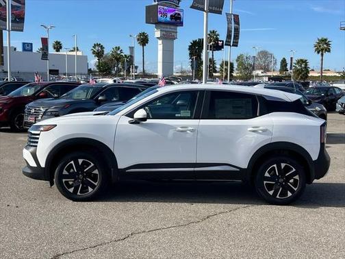 2025 Nissan Kicks SV