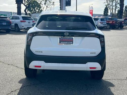 2025 Nissan Kicks SV