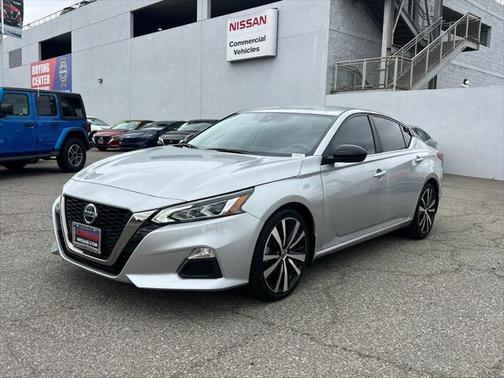 2022 Nissan Altima SR FWD