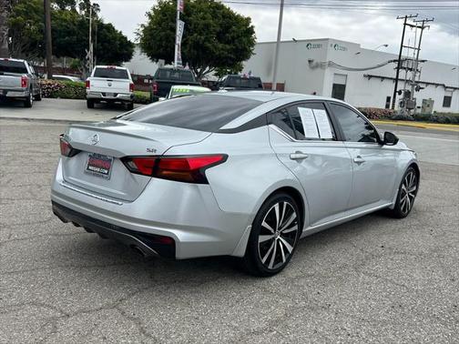 2022 Nissan Altima SR FWD