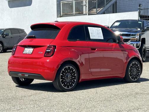 2024 FIAT 500e INSPI(RED) FWD