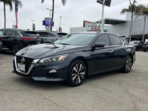2021 Nissan Altima 2.5 SV