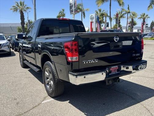2015 Nissan Titan SV