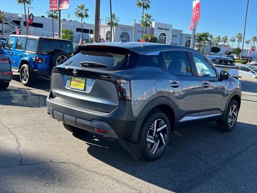2025 Nissan Kicks SV
