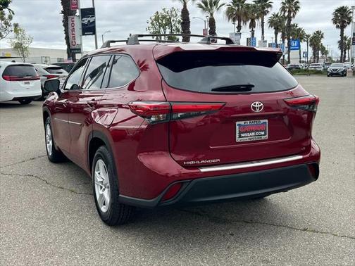 2022 Toyota Highlander LE