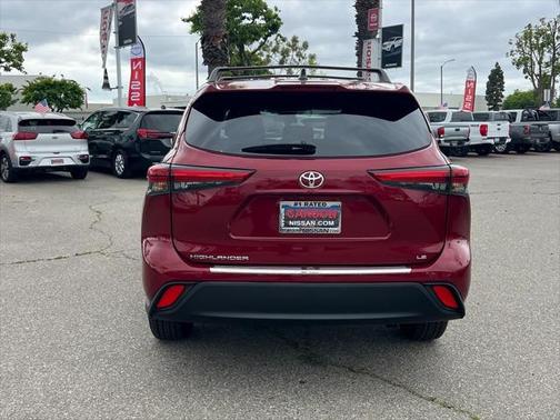 2022 Toyota Highlander LE