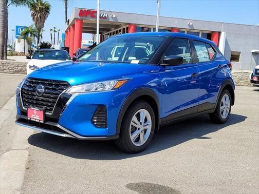 2025 Nissan Kicks S