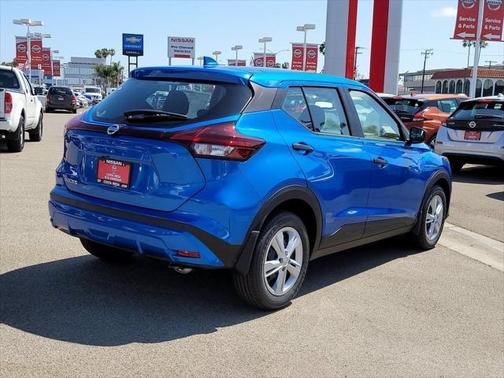 2025 Nissan Kicks S