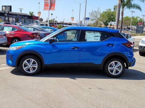 2025 Nissan Kicks S