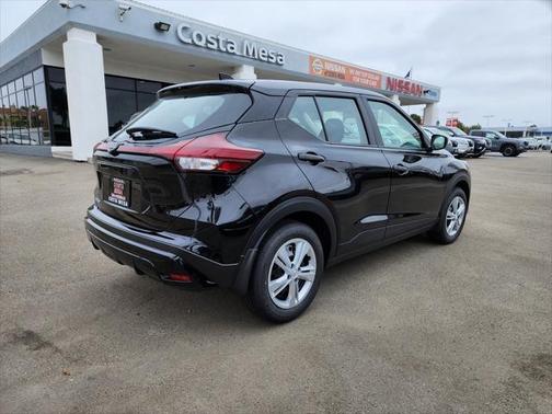 2025 Nissan Kicks S