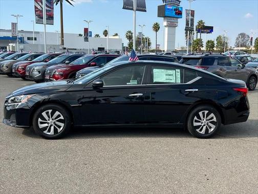 2025 Nissan Altima S FWD