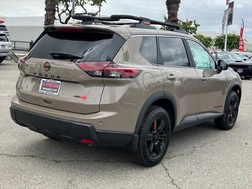 2025 Nissan Rogue Rock Creek