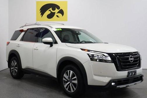 2023 Nissan Pathfinder SL