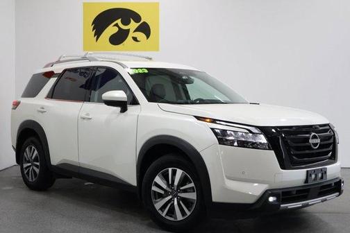 2023 Nissan Pathfinder SL