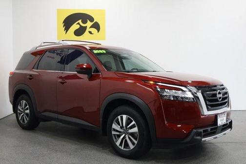 2023 Nissan Pathfinder SL