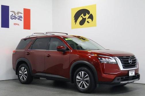 2023 Nissan Pathfinder SL