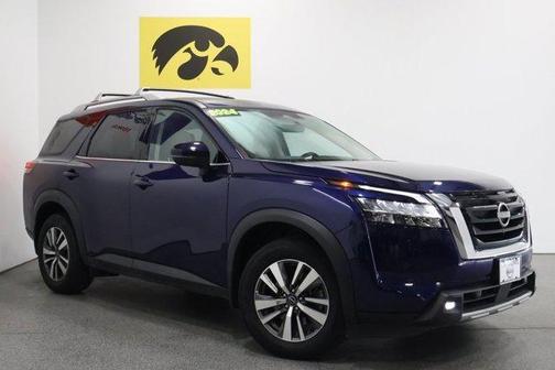 2024 Nissan Pathfinder SL
