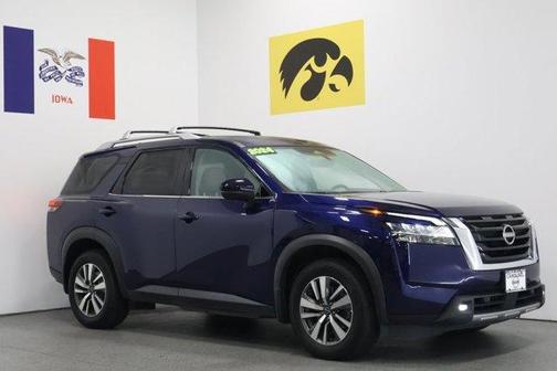 2024 Nissan Pathfinder SL