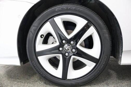 2018 Toyota Prius Three Touring