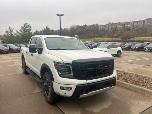 2024 Nissan Titan PRO-4X