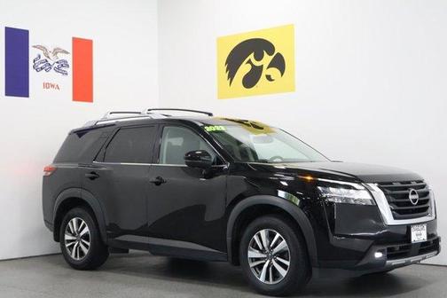 2022 Nissan Pathfinder SL