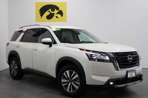2023 Nissan Pathfinder SL