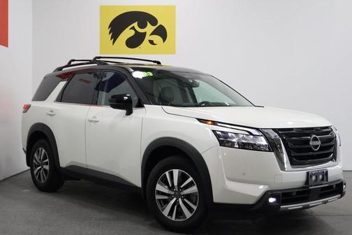 2023 Nissan Pathfinder SL