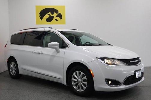 2019 Chrysler Pacifica Touring-L