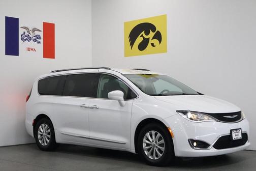 2019 Chrysler Pacifica Touring-L