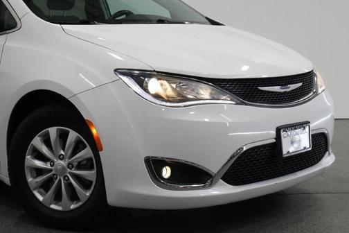 2019 Chrysler Pacifica Touring-L