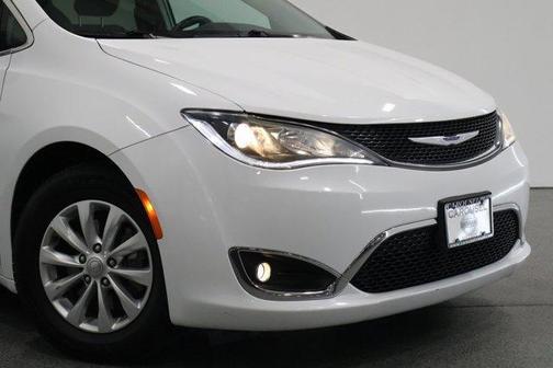 2019 Chrysler Pacifica Touring-L