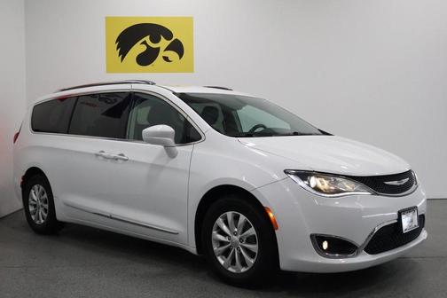 2019 Chrysler Pacifica Touring-L