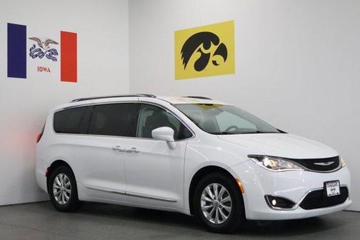 2019 Chrysler Pacifica Touring-L