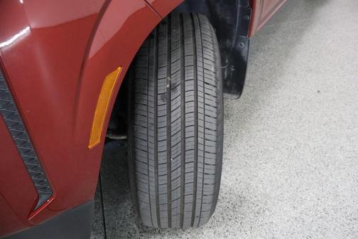 2024 Nissan Frontier SL