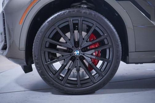 2025 BMW X6 xDrive40i
