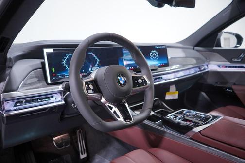 2026 BMW 740 i