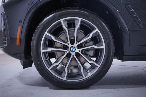 2025 BMW X4 xDrive30i