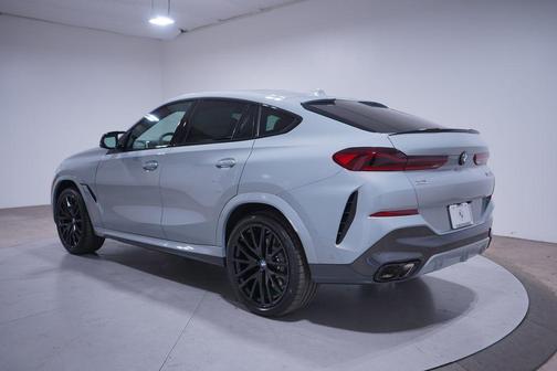 2026 BMW X6 M60i