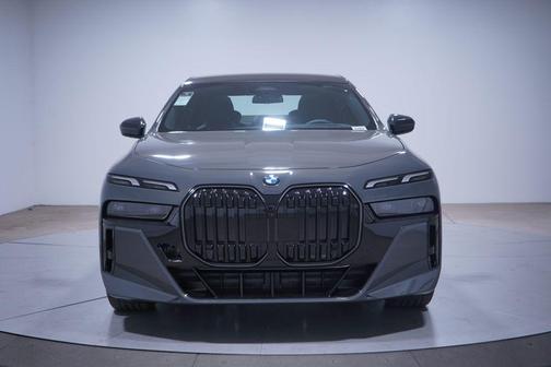 2026 BMW 740 i