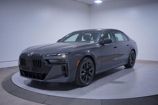2026 BMW 740 i