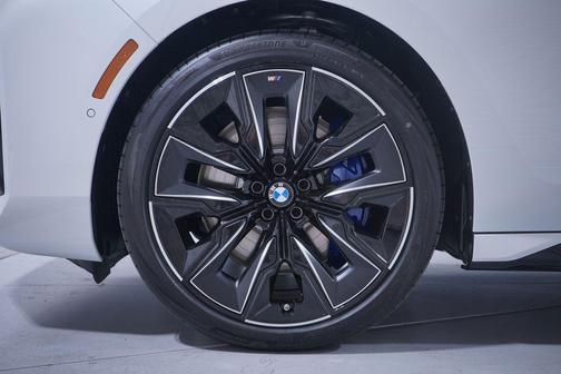 2026 BMW 740 i