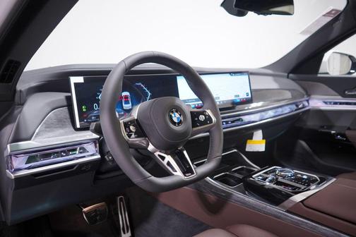 2026 BMW 740 i