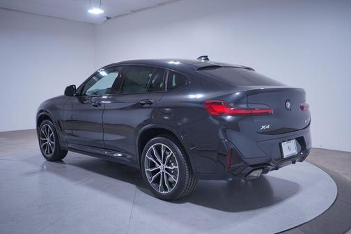2025 BMW X4 xDrive30i