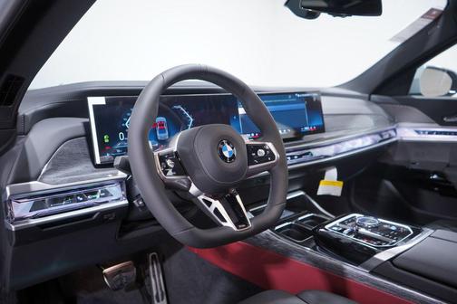 2026 BMW 740 i