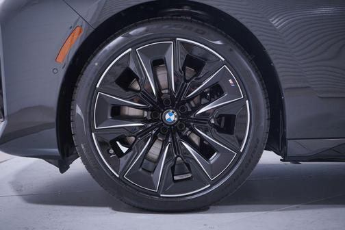 2026 BMW 740 i